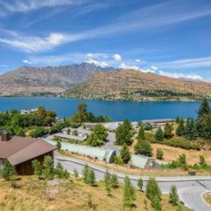 Remarkable Views on Goldrush Way   Queenstown Holiday Home 